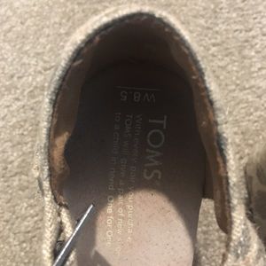 TOMS cheetah print wedge